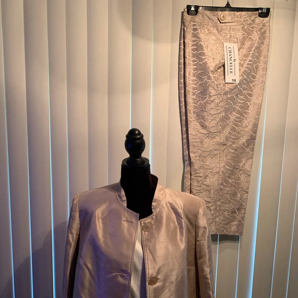 NWT - Chancelle 3pc Cropped pant suit